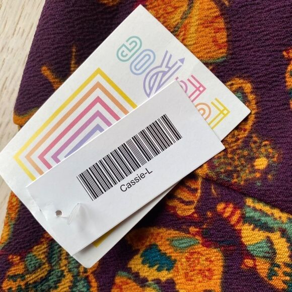 0355 LulaRoe Cassie Pencil Skirt Autumn Fall Colors Butterfly Print Size L - Picture 3 of 4